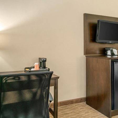 Quality Inn & Suites Monroe Exterior foto