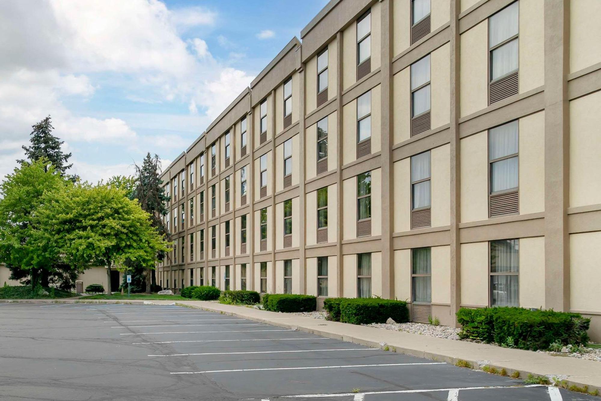 Quality Inn & Suites Monroe Exterior foto