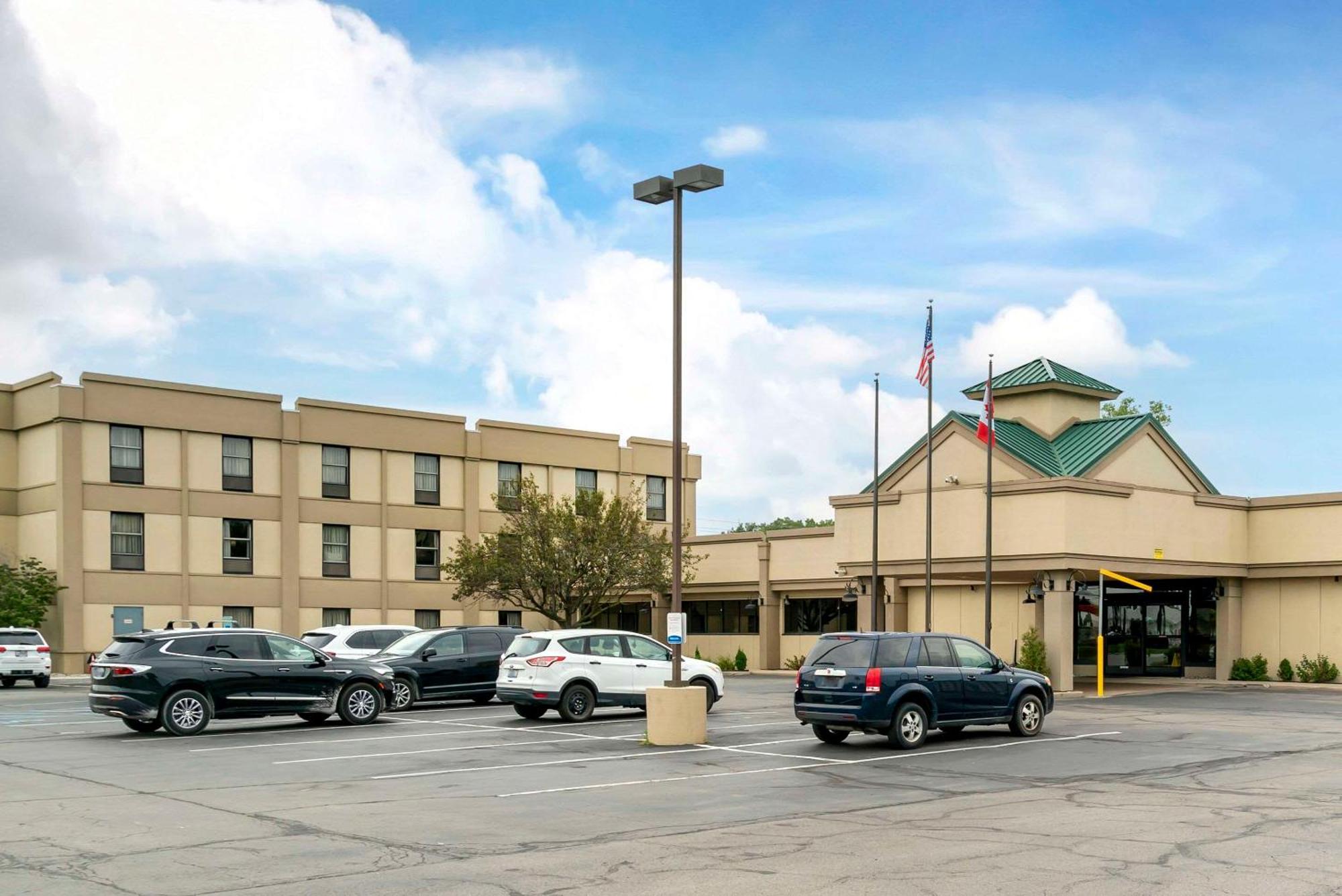 Quality Inn & Suites Monroe Exterior foto